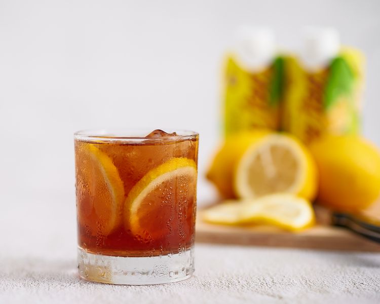 Refreshing Iced Tea with lemon